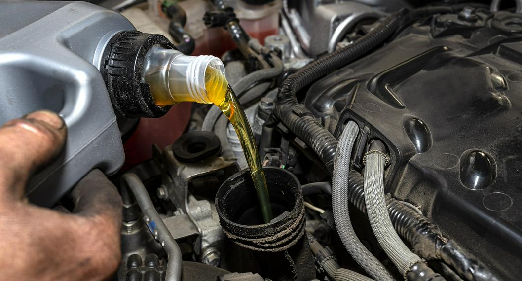 Recomendaciones para cambiar el aceite de los vehículos y consecuencias que puede tener de no hacerlo.