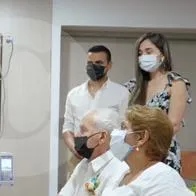 Carlos Ariza Acevedo, adulto mayor de 66 años que padece un cáncer linfático se casó en un hospital de Santander.