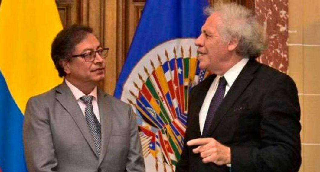 Gustavo Petro, presidente de Colombia, en una reunión con el secretario general de la OEA, Luis Almagro.