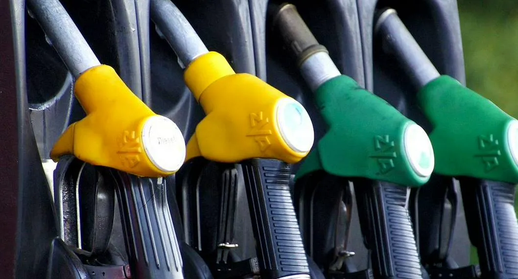 Precio de la gasolina no dejaría de subir, luego de que el Ministerio de Hacienda confirmara la deuda de billones de pesos por subsidios de combustible.