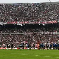 Murió hincha de River Plate que cayó desde tribuna en partido con Defensa y Justicia en el estadio Monumental de Núñez. El partido se suspendió en el minuto 25.