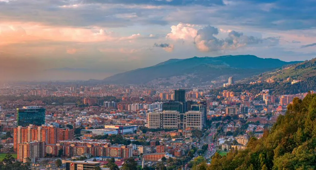 Panorámica de Bogotá, capital de Colombia, que fue considerada una de las ciudades con mejor reputación para vivir y trabajar en Latinoamérica, según la firma Brand Finance.