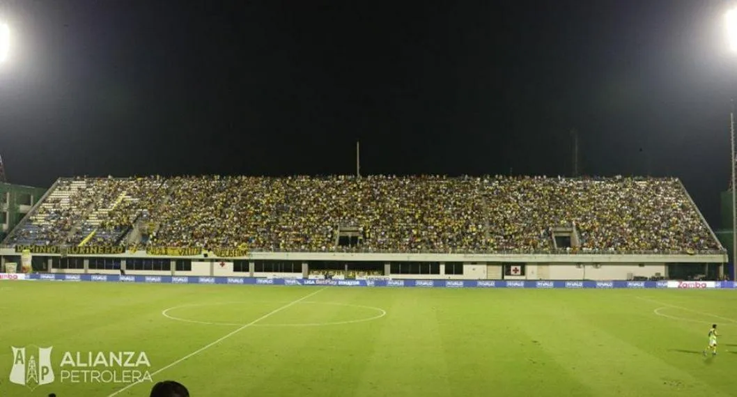 Estadio Daniel Villa Zapata de Barrancabermeja, donde juega Alianza Petrolera y que no recibirá hinchas visitantes para el juego ante Atlético Nacional