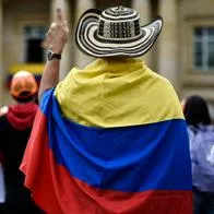 Foto de manifestante por marchas en Colombia hoy 7 de junio, a favor de Petro