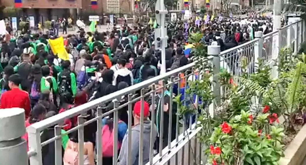 Marchas en Bogotá hoy: Gustavo Petro llenó calles con estudiantes Sena