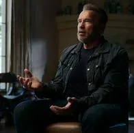 Arnold Schwarzenegger dice que su padre nazi lo maltrató 
