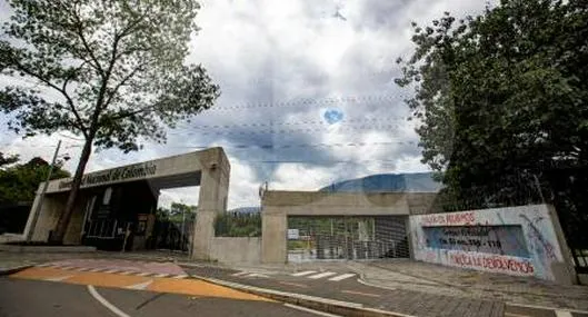 Sede de la Universidad Nacional de Medellín, donde el miércoles 7 de junio se presentaron unos fuertes disturbios