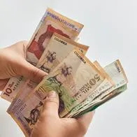 Dinero de Colombia, en nota sobre en qué gastar la prima de junio 2023, de acuerdo con bancos 