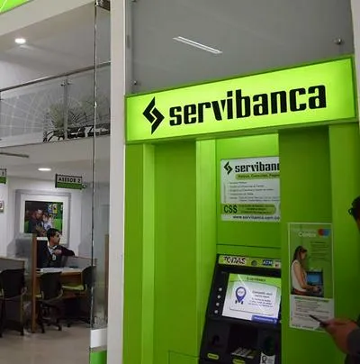 Cajeros automáticos de Servibanca, puntos, cobros y quiénes son sus dueños en Colombia.