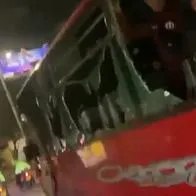 Momento de la captura de atacante del bus de hinchas de Universitario de Lima en Bogotá.