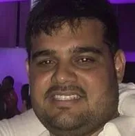 Disparan a ingeniero para robarle Rolex y cadena.