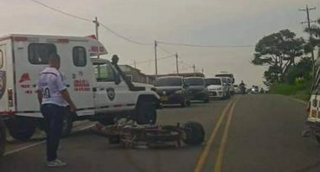 Accidente de tránsito hoy: motociclista, herido por estrellarse contra camioneta