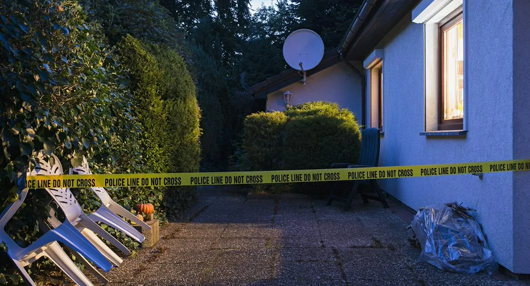 Casa que fue escena del crimen. En relación con asesinato de pareja por su hija adoptiva.