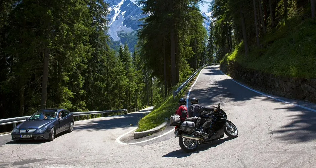 Mantener la calma, poner los frenos y volver a encender la moto son los pasos a seguir en una subida.