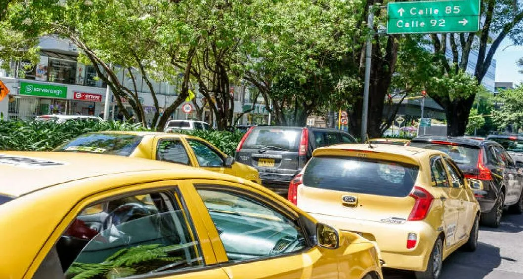 Gobierno estudia la posibilidad de reducir el precio de la gasolina solo para taxistas.