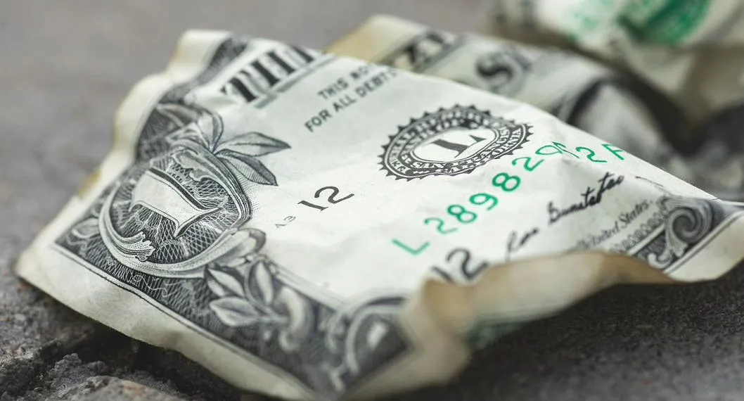 Precio del dólar en Colombia se pegó dura caída este jueves 15 de junior al final de la jornada. Le contamos cómo se movió la divisa.