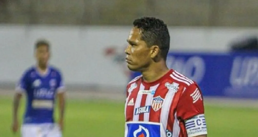 Carlos Bacca tiene una lesión en la rodilla, dice el médico del Junior.