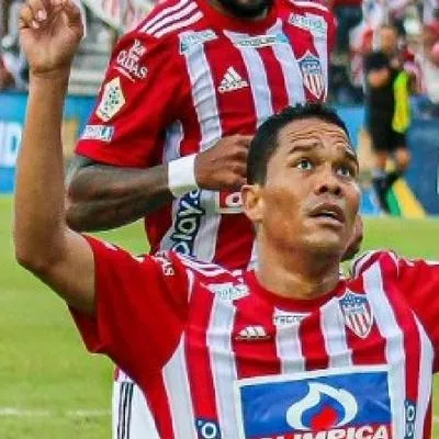 El médico Javier Fernández se retractó del dictamen médico dado a Carlos Bacca y presentó su renuncia, pero Junior no se la aceptó.