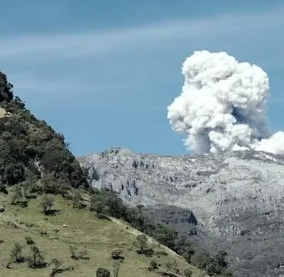 Volcán Nevado del Ruiz, a propósito de caída de ceniza en Manizales