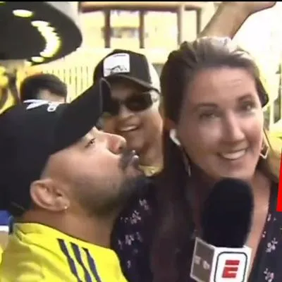 Hincha de Selección Colombia intenta besar a periodista de ESPN | Reacción de periodista Gemma Soler por hincha de Colombia que intentó besarla | Colombia