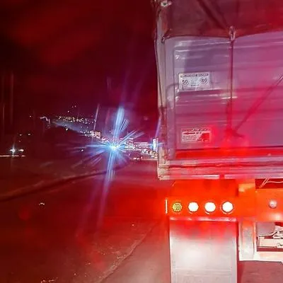 Trancones entre Bogotá y Girardot al inicio del puente festivo del día del padre del 2023.