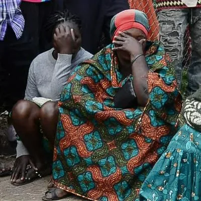 Masacre en colegio de Uganda dejó al menos 41 personas muertas, en su mayoría estudiantes.
