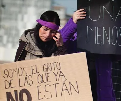 Mujeres en protesta por asesinato de mujeres. En relación con caso de faminicidio. 