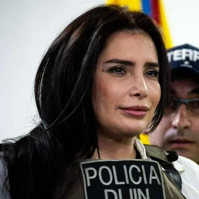 Foto de Aída Merlano, en nota de que revelan imagen de ella en su traslado desde Buen Pastor a otra cárcel