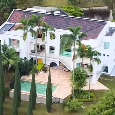 Imágenes de la casa más lujosa de Medellín, tiene un costo de 12'500.000.000 pesos; detalles de cómo es por dentro y en dónde está ubicada.