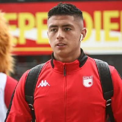 Kevin Mantilla, quien actualmente pertenece a Santa Fe, llegaría al Deportivo Alavés de la Liga de España.
