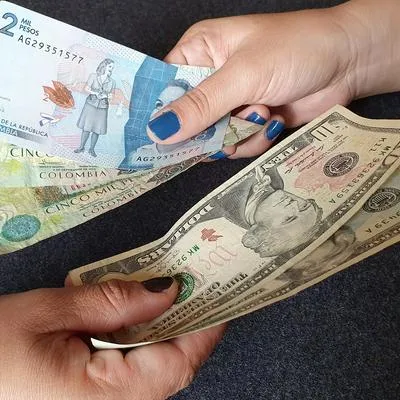 Peso colombiano y cambio de dólares: con buenas noticias de remesas