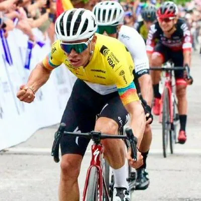 Miguel Ángel 'Supermán' López ganó la tercera etapa de la Vuelta a Colombia 2023, en Ibagué, Tolima.