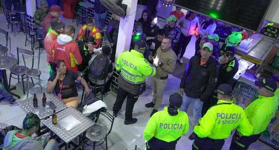 La Policía de Bogotá dio a conocer que cerró 77 establecimientos en toda la ciudad y revelaron sorpresa que se encontraron en estos lugares.