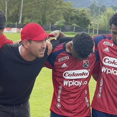 Sebastián Botero, técnico del Independiente Medellín, habló y dejó dudas sobre su posible salida del club.