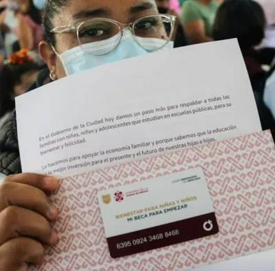 Se podrá cobrar las becas con un código QR sin tener que presentar la tarjeta