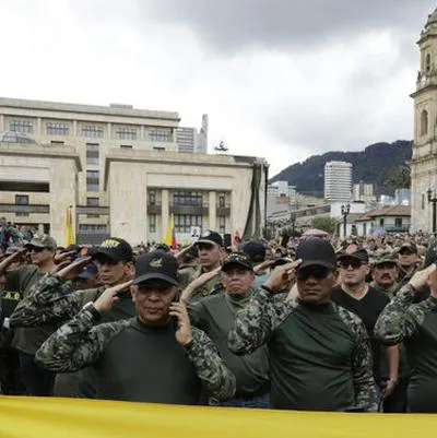 Gustavo Petro pidió a la Contraloría investigar la desaparición de $ 570.000 millones que serían destinados para pensiones de militares retirados.