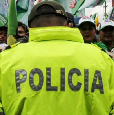 Se conoció que, en Armenia, dos policías fueron capturados por ser sospechosos de cobrar dinero para manipular los arrestos que hacian a delincuentes.