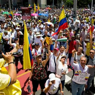 Vías en Medellín afectadas por marchas contra el gobierno de Gustavo Petro