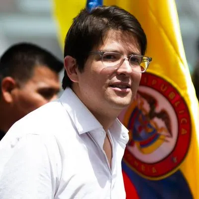 Miguel Uribe Turbay, senador del Centro Democrático, criticó a Gustavo Petro durante las marchas de hoy en Colombia por las reformas que tramita.