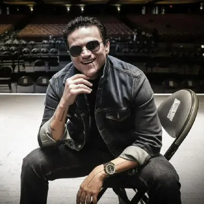 El cantante de música vallenata Silvestre Dangond decidió revelar por qué trata de diferente forma a cada uno de sus hijos. Sorprendió hablando de ellos.