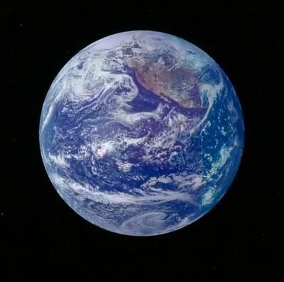 Planeta tierra, a propósito del eje de rotación que cambió en unos 8 centímetros.
