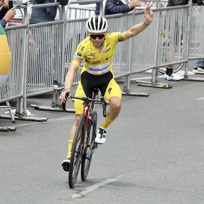 'Supermán' López reina en La Línea y gana su cuarta etapa en la Vuelta a Colombia