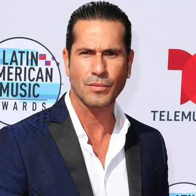 Gregorío Pernía estrenó su nueva canción llamada 'Sugar Daddy'. El actor, reconocido por sus interpretaciones del 'Titi' está explorando nuevas facetas.