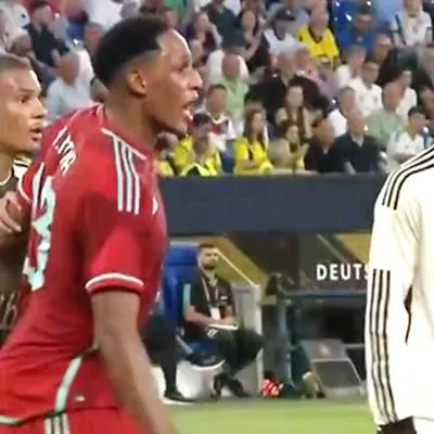 Pelea de Yerry Mina con Havertz en el 0-2 de  Colombia ante Alemania