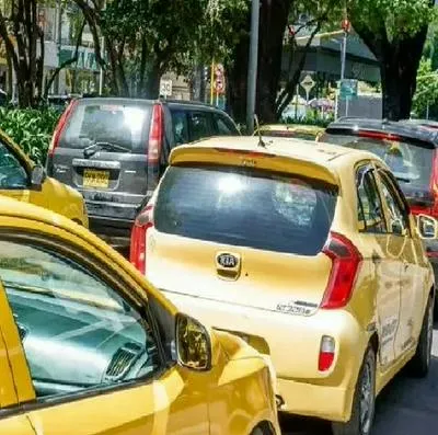 A taxista en Barranquilla le dio un infarto mientras manejaba su vehículo de servicio público.