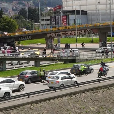 Conductores que en Bogotá no deberían sacar sacar su carro estos días por tener la licencia de conducción vencida.
