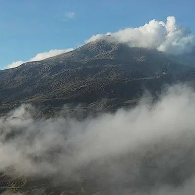 El volcán Nevado del Ruiz sigue presentando variaciones en su actividad sísimica y volvió a temblar en zona donde se ha registrado sismos más fuertes.