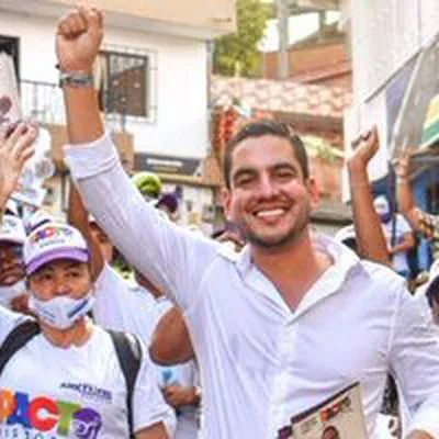 Senador Alex Florez, culpado por caída del cannabis en Colombia, se defendió