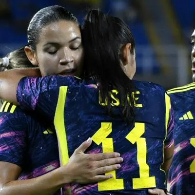 Catalina Usme celebrando el gol de la Selección Colombia femenina en empate contra Panamá