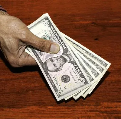 Dólar bajó de precio: remesas se valorizan, pero allí se pierde plata